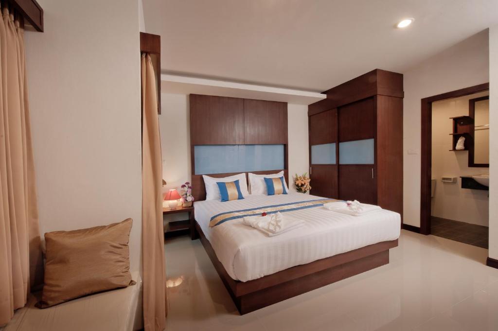 Готель Blue Sky Patong Номер фото