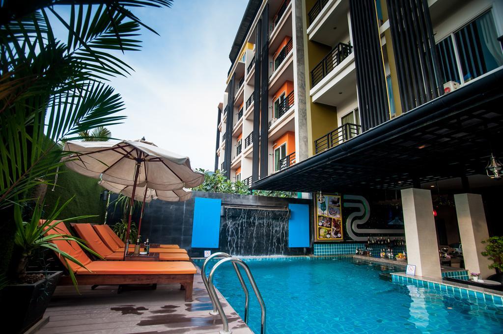 Готель Blue Sky Patong Екстер'єр фото