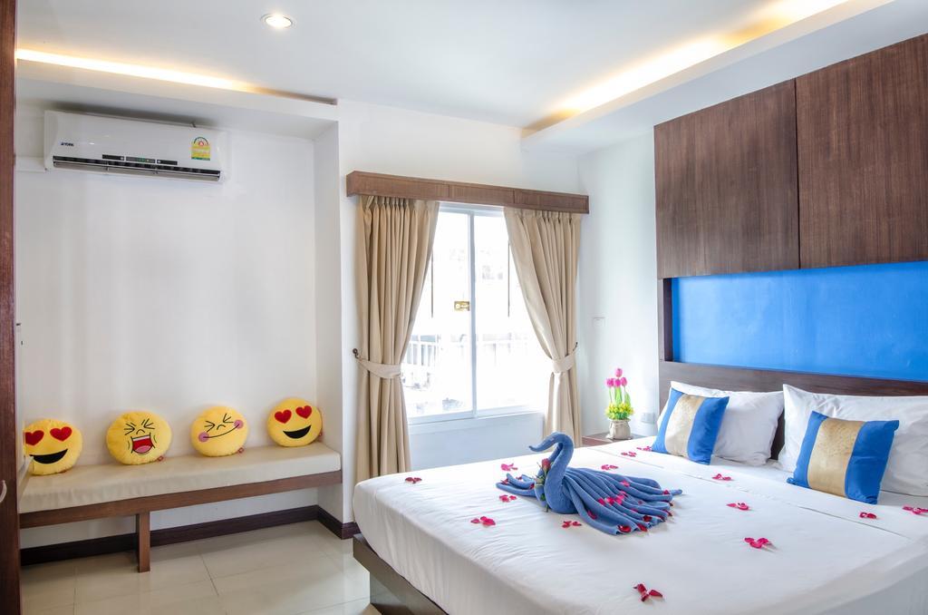 Готель Blue Sky Patong Екстер'єр фото