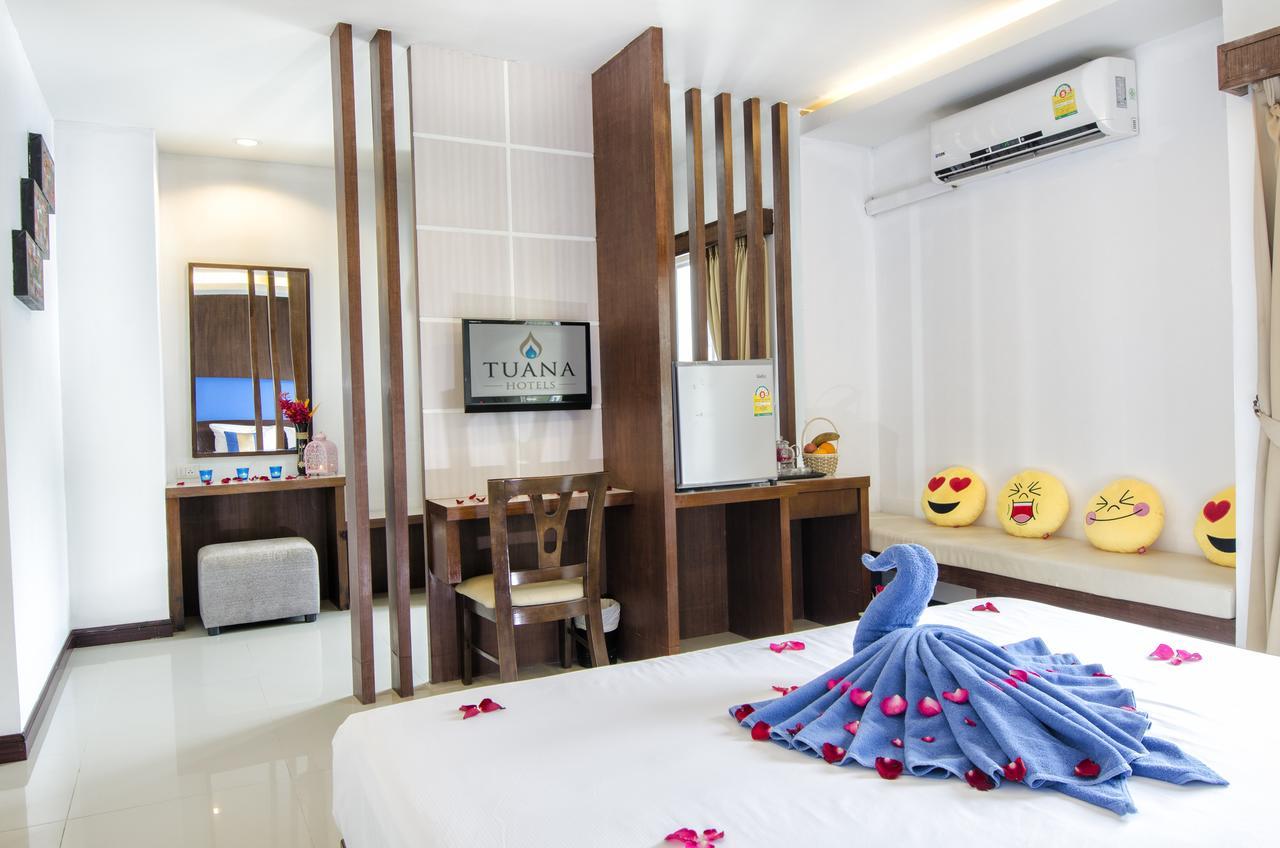 Готель Blue Sky Patong Екстер'єр фото