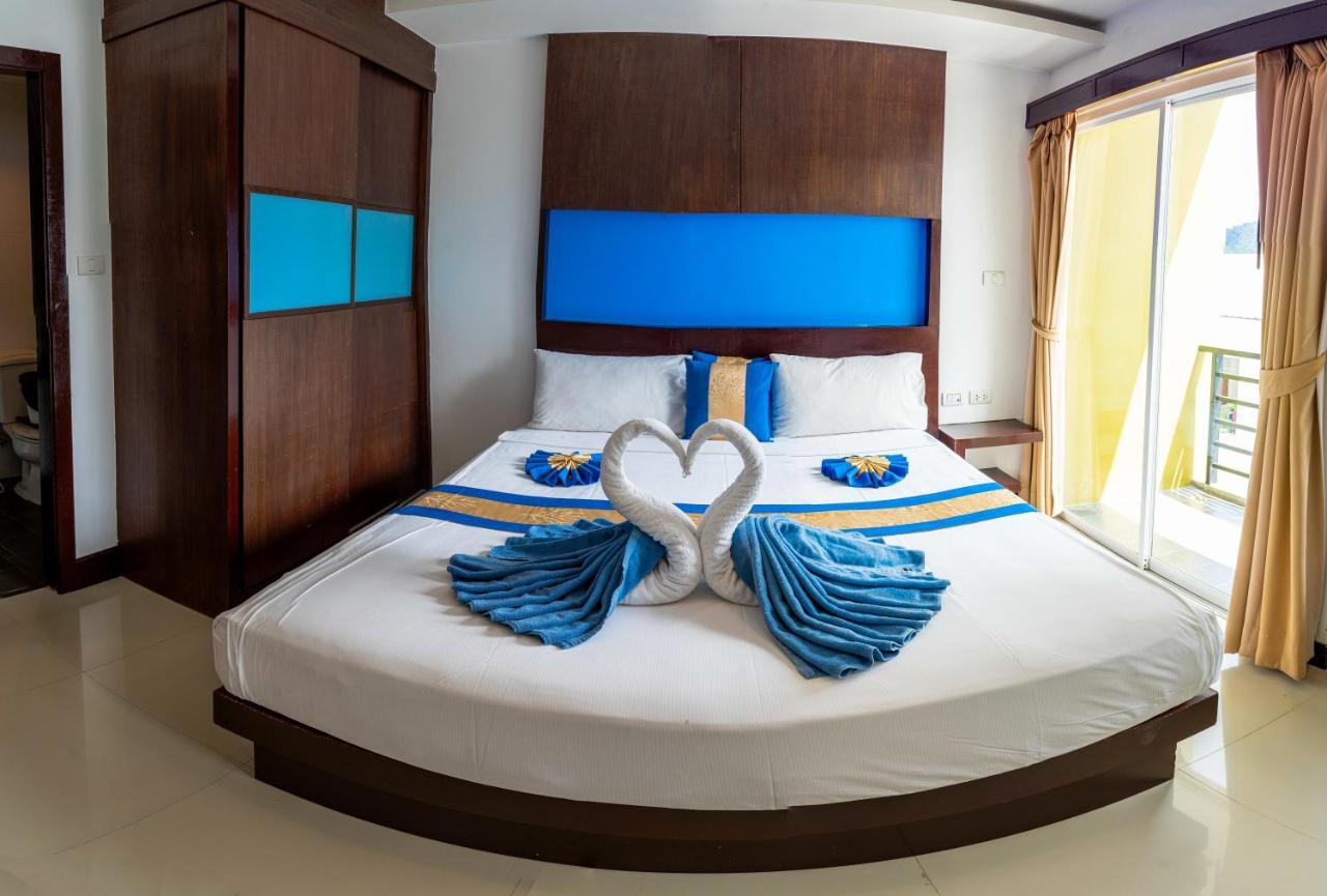 Готель Blue Sky Patong Екстер'єр фото